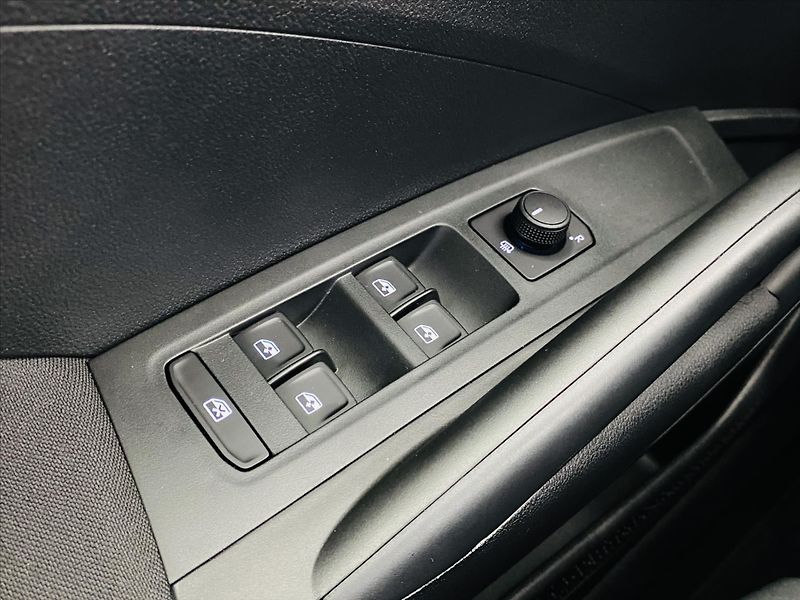 Škoda Fabia 1,0 MPI 59kW Selection - fotka 18 z 25