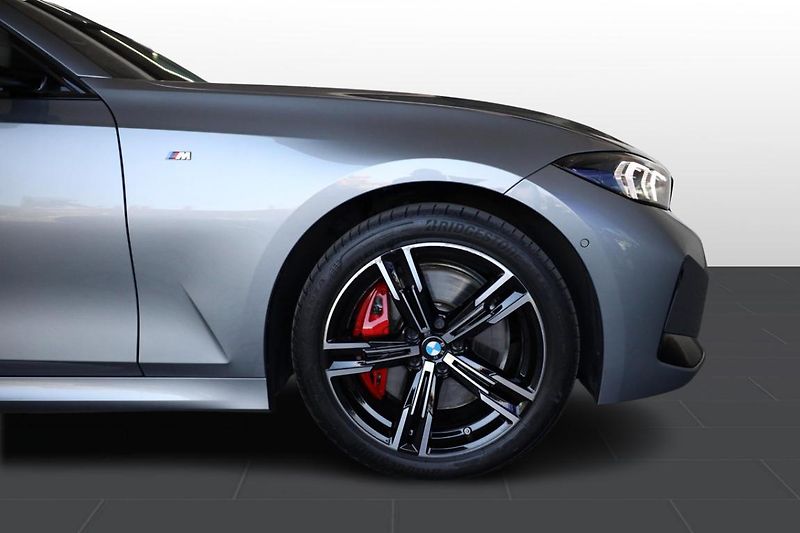 BMW Řada 3 330d xDrive Touring - fotka 7 z 28