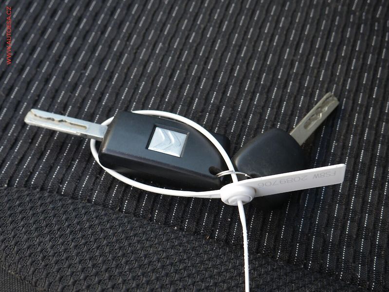 Citroën Grand C4 Picasso (2012) 1.6HDi 7míst, 2.maj,ČR, AT, - fotka 18 z 18