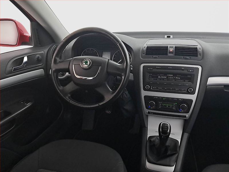 Škoda Octavia (2010) Ambiente Plus 1.2 TSI - fotka 7 z 14
