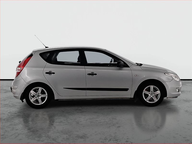 Hyundai i30 (2007) 1.4 CVVT, LPG, Serv.kniha - fotka 6 z 17