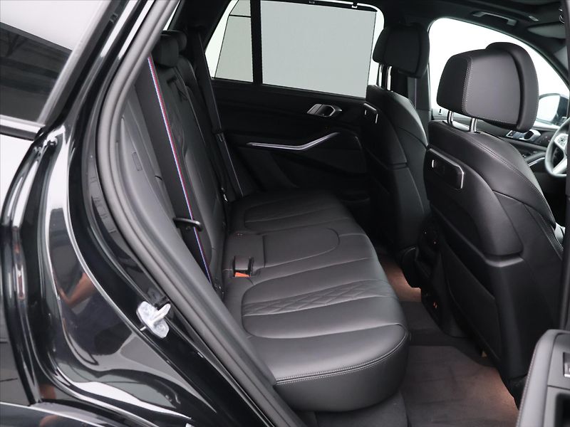 BMW X5 3,0 xDrive40d Mpacket - fotka 13 z 28