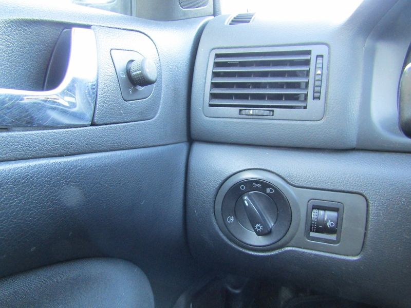 Škoda Octavia (2009) 1.9 TDI 74kW  BEZ KOROZE - fotka 29 z 33