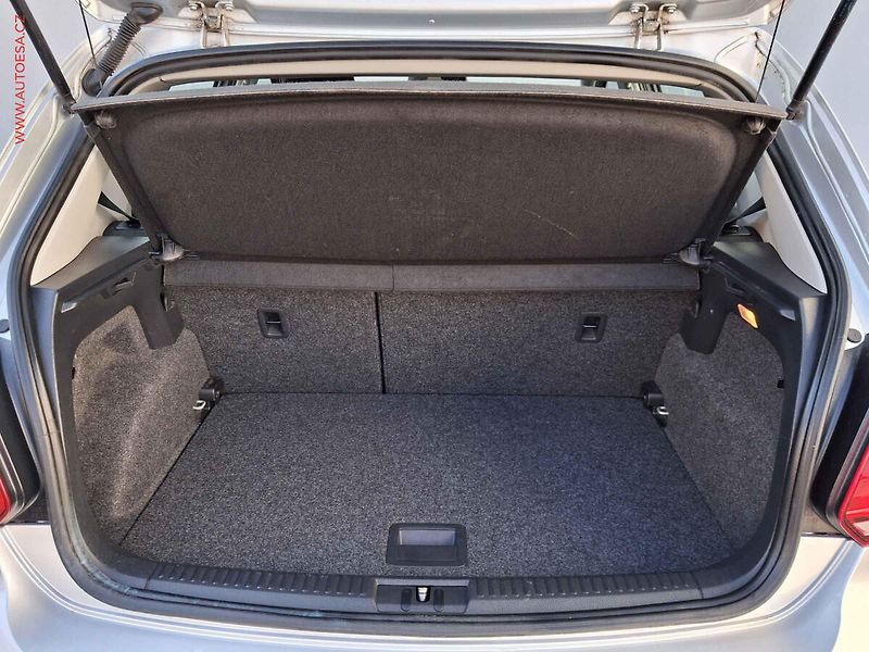 Volkswagen Polo (2015) 1.2 TSi, Comfortline, AC - fotka 7 z 16