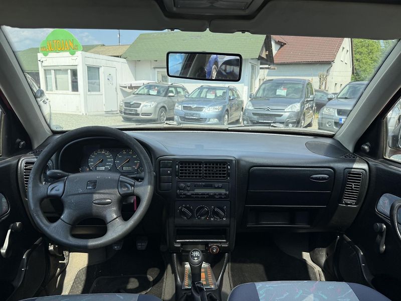 Seat Cordoba 1.6i - fotka 7 z 13