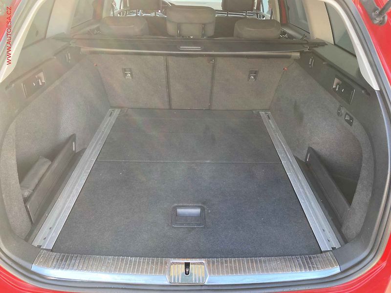 Volkswagen Passat (2019) 2.0 TDi, Business, DSG, LED - fotka 7 z 19