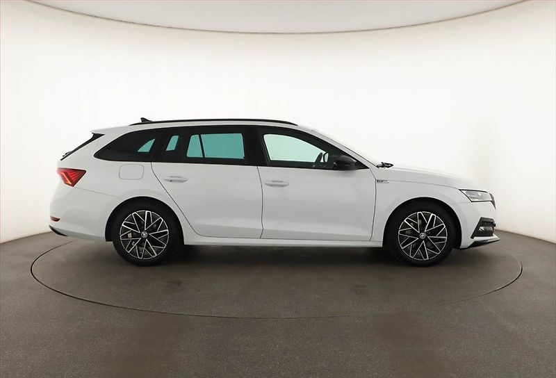 Škoda Octavia (2023) Sportline 2.0 TDI - fotka 6 z 20