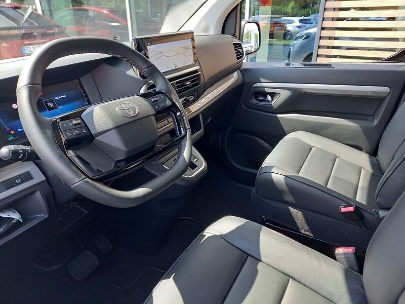 Toyota ProAce Verso 2,2 L1 AT8 7S VIP - fotka 8 z 18