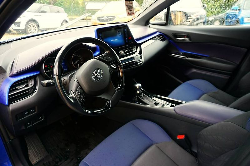 Toyota C-HR (2018) ACTIVE 1,8 HYBRID 72 kW - fotka 31 z 49