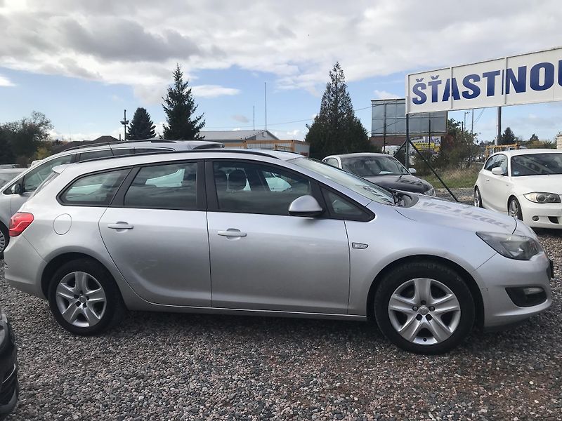 Opel Astra 1.7 CDTI 96 KW,SPORTS TOURER - fotka 4 z 21