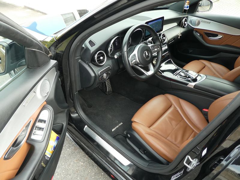 Mercedes-Benz Třídy C C 300D 180kW Kombi AMG LINE  - fotka 10 z 18