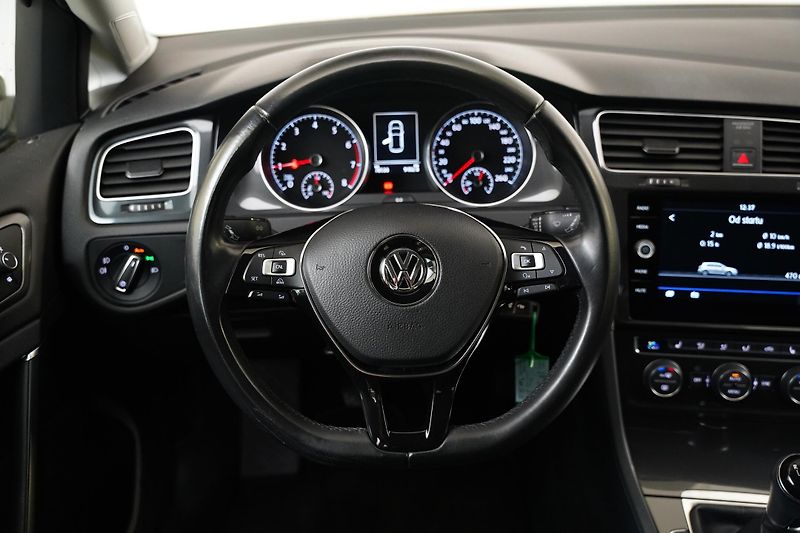 Volkswagen Golf - fotka 17 z 26