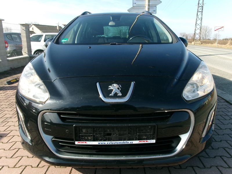 Peugeot 308 (2013) SW 2,0HDI NAVI AC BT TEMP - fotka 3 z 28