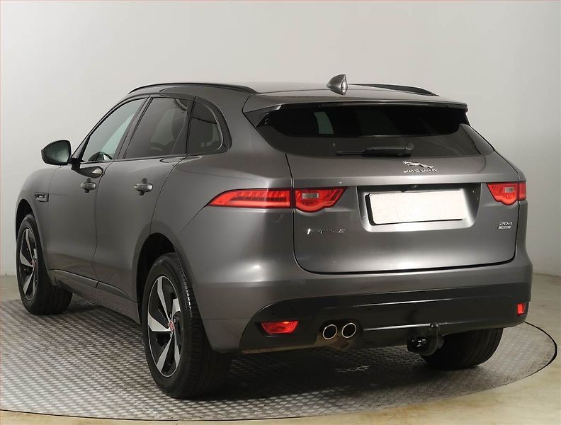 Jaguar F-Pace (2018) 20d AWD, 4X4, Automat, Kůže - fotka 4 z 23