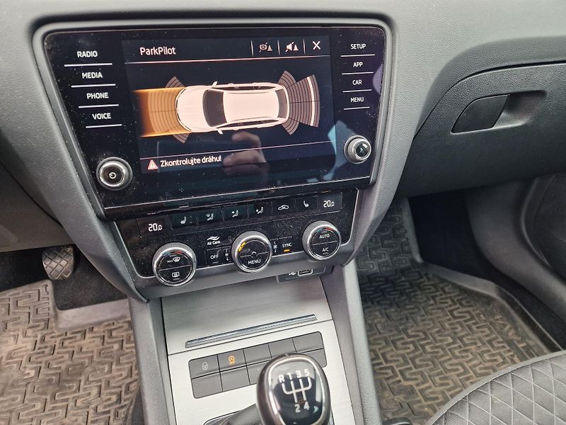 Škoda Octavia 1,6TDI 85KW DRIVE TAŽNÉ  - fotka 13 z 19