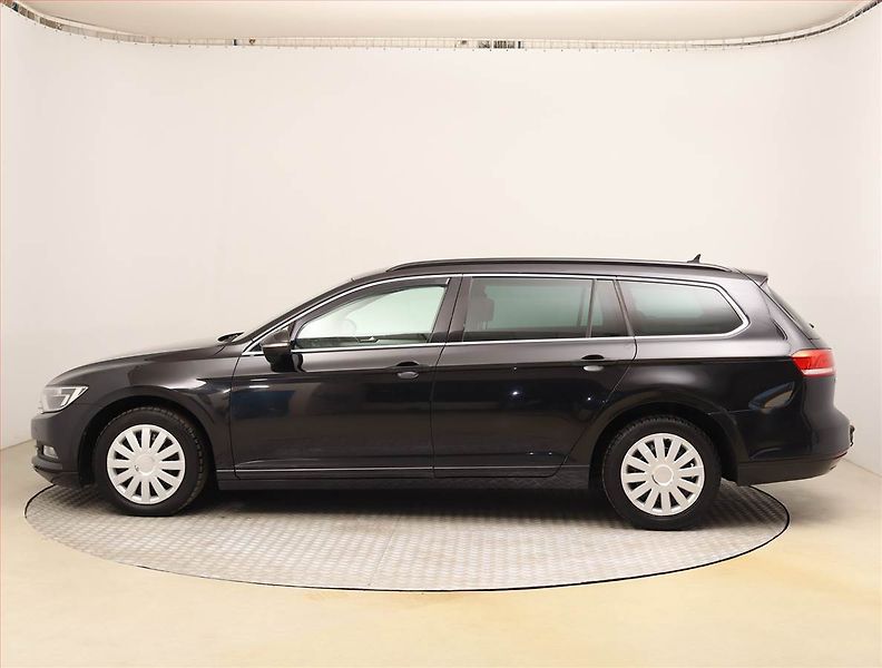 Volkswagen Passat (2015) 2.0 TDI, Navi, Tempomat - fotka 3 z 22