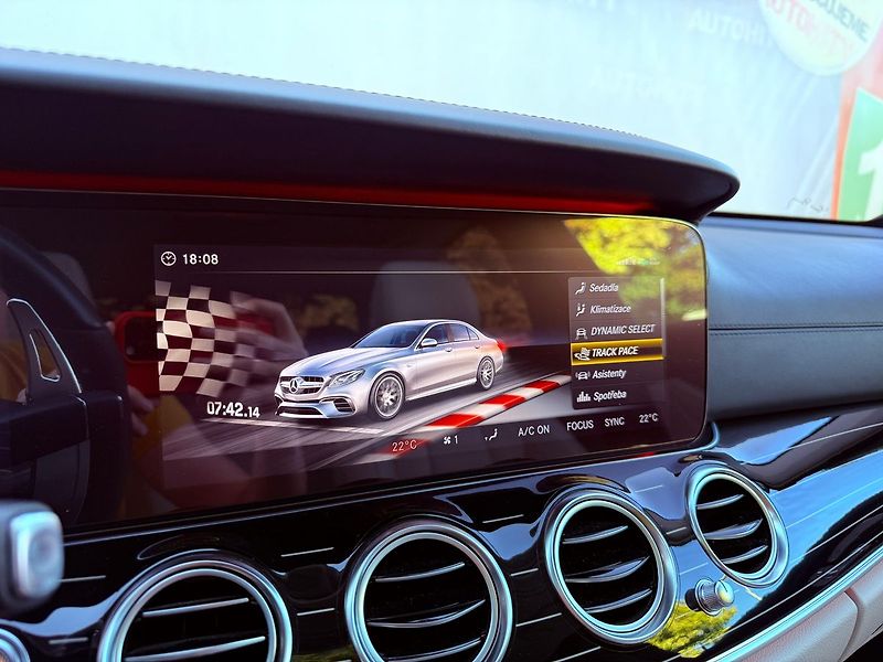 Mercedes-Benz Třídy E E 63 S 4MATIC+, ČR, 1.Maj - fotka 31 z 39