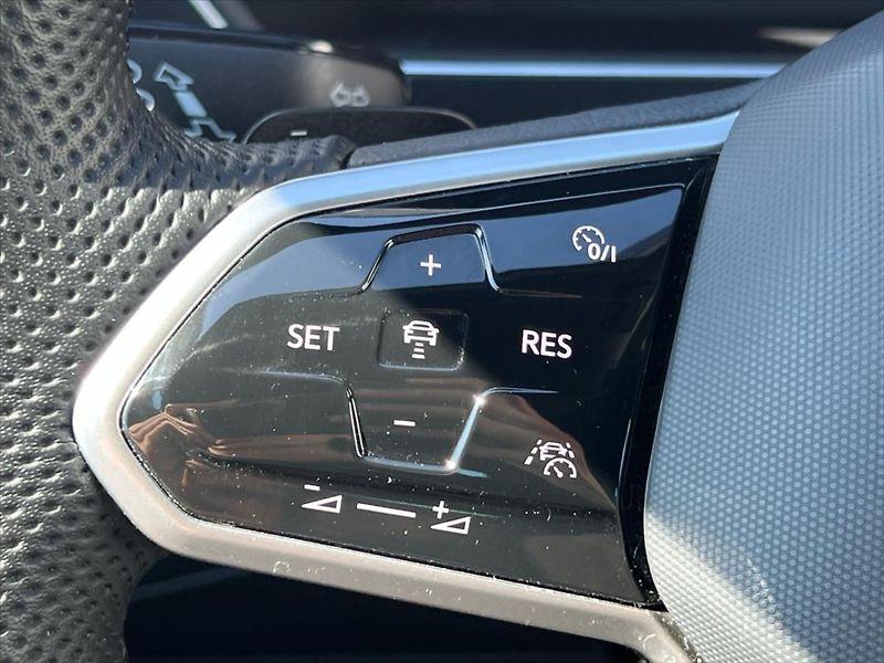Volkswagen Tiguan 1,5 TSi 110 kW 7DSG R-LINE - fotka 19 z 27