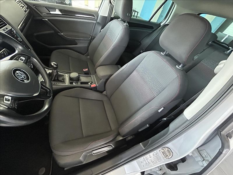 Volkswagen Golf 1,4   TSI 92kW,SOUND,SERVISKA - fotka 24 z 28