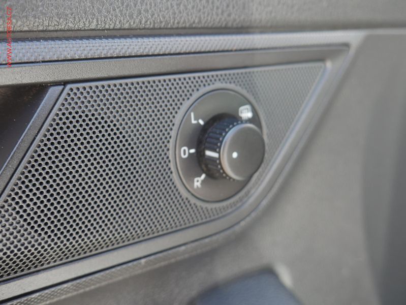 Škoda Fabia (2015) 1.0i, ČR, AC - fotka 15 z 17