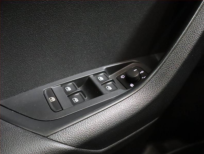 Škoda Karoq (2020) Scout 2.0 TDI - fotka 17 z 20