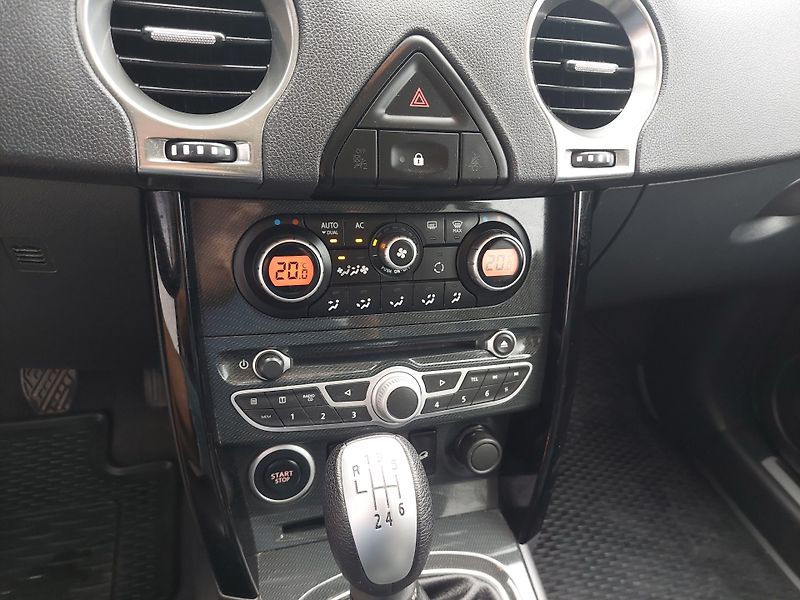 Renault Koleos (2013) Bose dCi 150 4x4 - fotka 11 z 40
