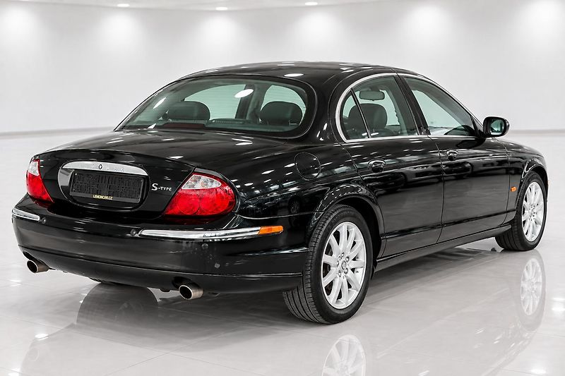 Jaguar S-Type (2001) - fotka 9 z 21