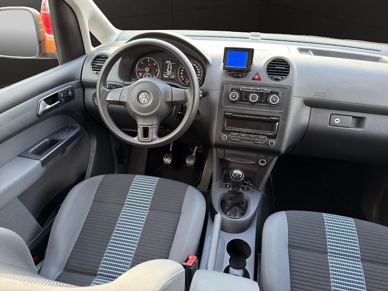 Volkswagen Caddy (2014) - fotka 15 z 27