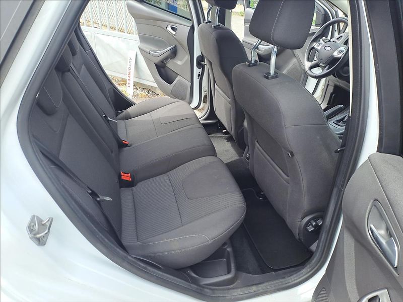 Ford Focus 1,6 ECOBOOST - fotka 7 z 16