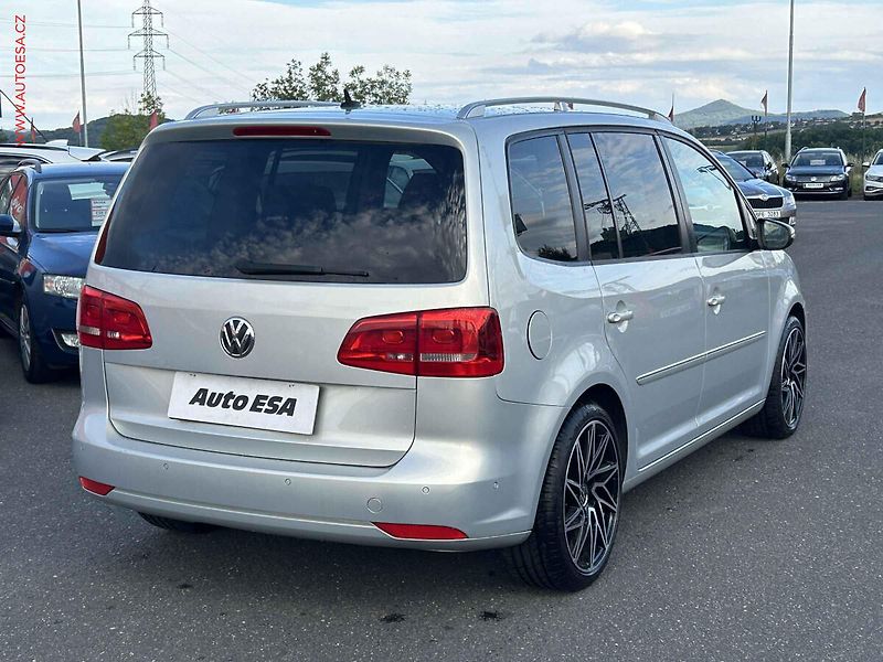 Volkswagen Touran (2011) 1.4TSI, DSG - fotka 4 z 16