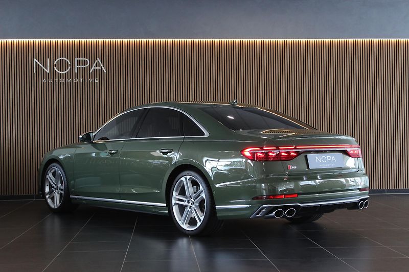 Audi S8 B&O-Adv. Carbon Matrix Pano TV - fotka 5 z 52