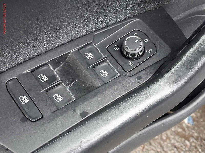 Volkswagen Taigo (2025) 1.0 TSi, Goal - fotka 11 z 18