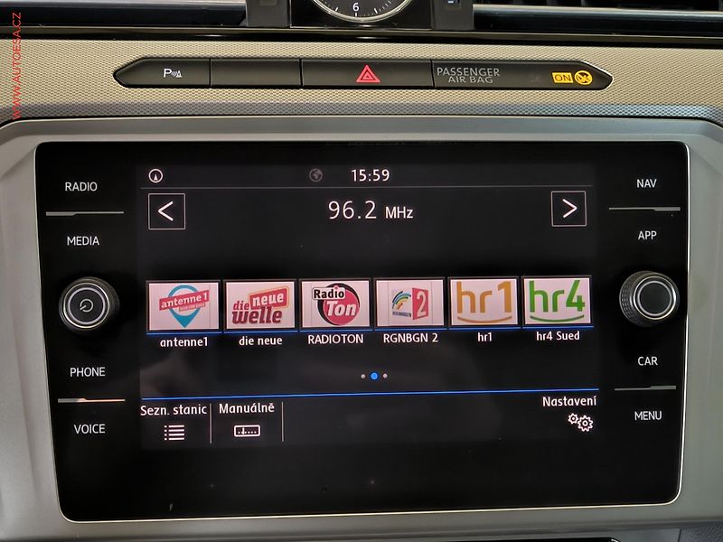 Volkswagen Passat (2019) 1.5 TSi, Comfortline, navi - fotka 14 z 17