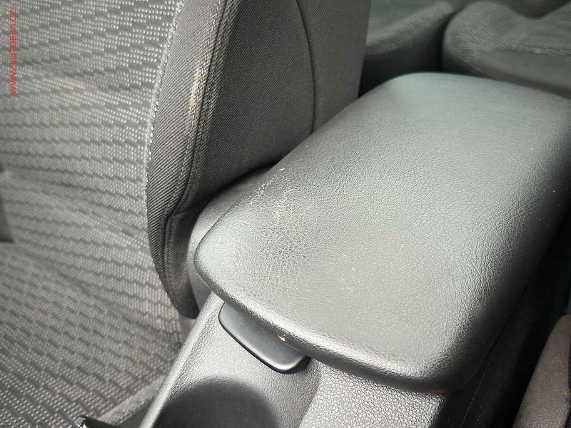 Peugeot 308 (2009) 2.0HDi 7míst, STK8/28, panor. - fotka 18 z 22