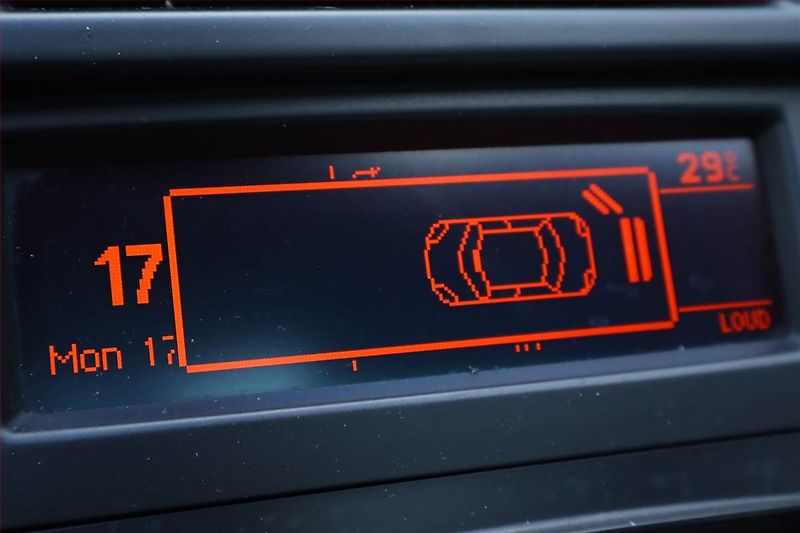 Peugeot 5008 (2014) 1.6 HDi, Serv.kniha, Tempomat - fotka 16 z 23