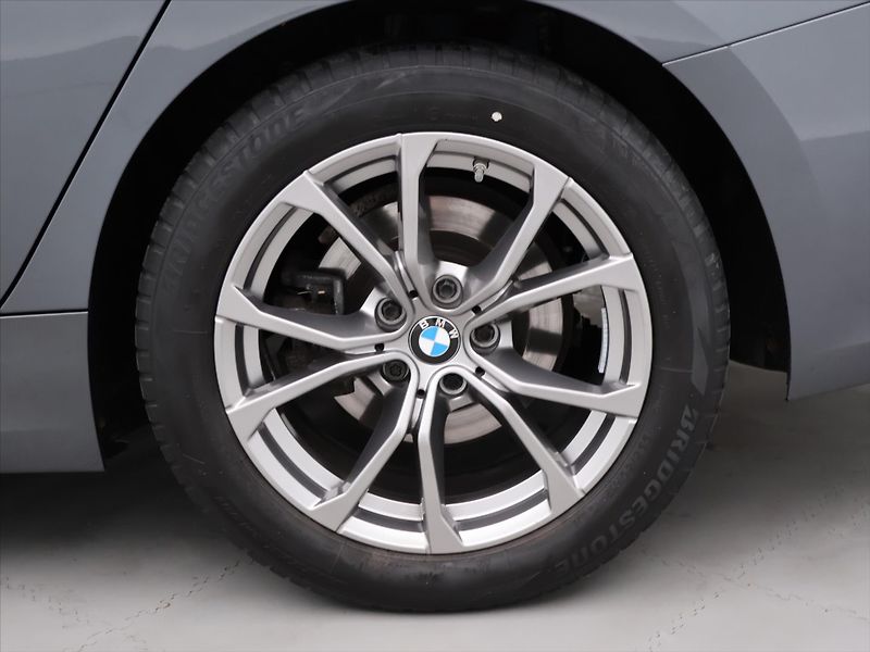 BMW Řada 3 2,0 320d 140kW xDrive 1.Maj. - fotka 29 z 36