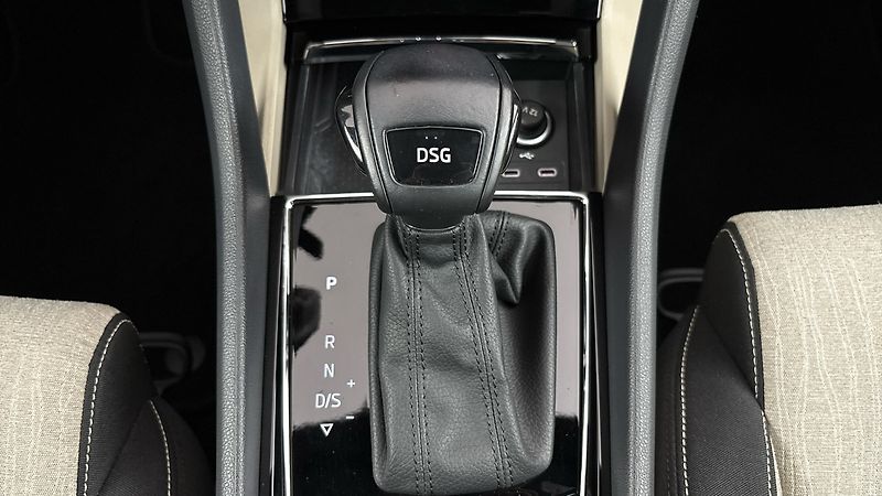 Škoda Karoq 2.0 TDI DSG Style - fotka 23 z 26