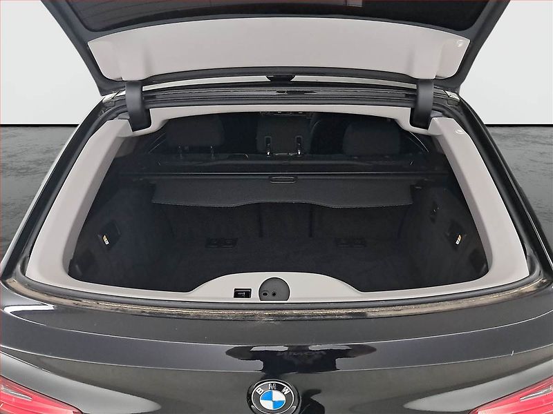 BMW Řada 5 (2014) 525d xDrive, 4X4, Automat - fotka 17 z 24