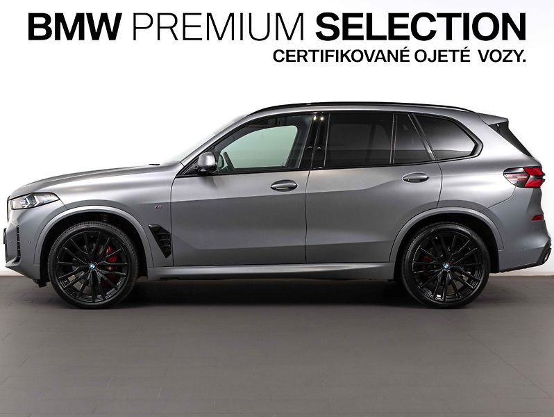 BMW X5 xDrive30d - fotka 3 z 24