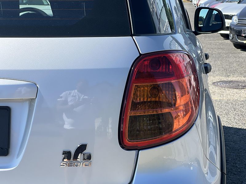 Fiat Sedici 1.6i 16v 4x4 ABS KLIMATIZACE  - fotka 35 z 36