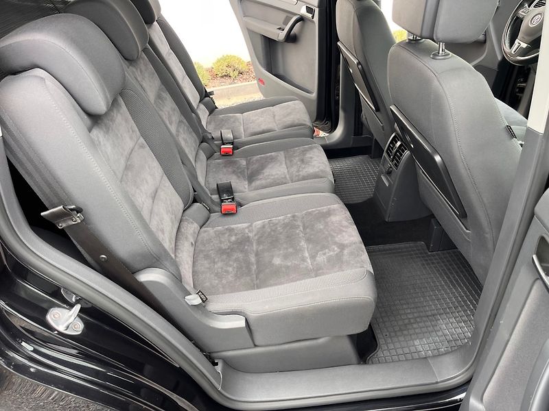 Volkswagen Touran (2012) 2.0 TDi Bi-Xenon , Top Stav - fotka 10 z 21