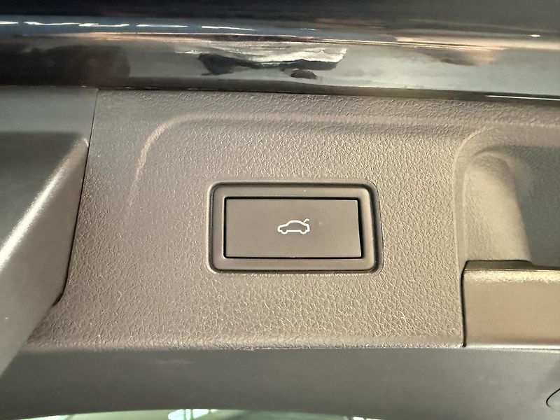 Volkswagen Passat 2.0 TDI 147kW BMT 4MOT DSG Ele - fotka 13 z 14