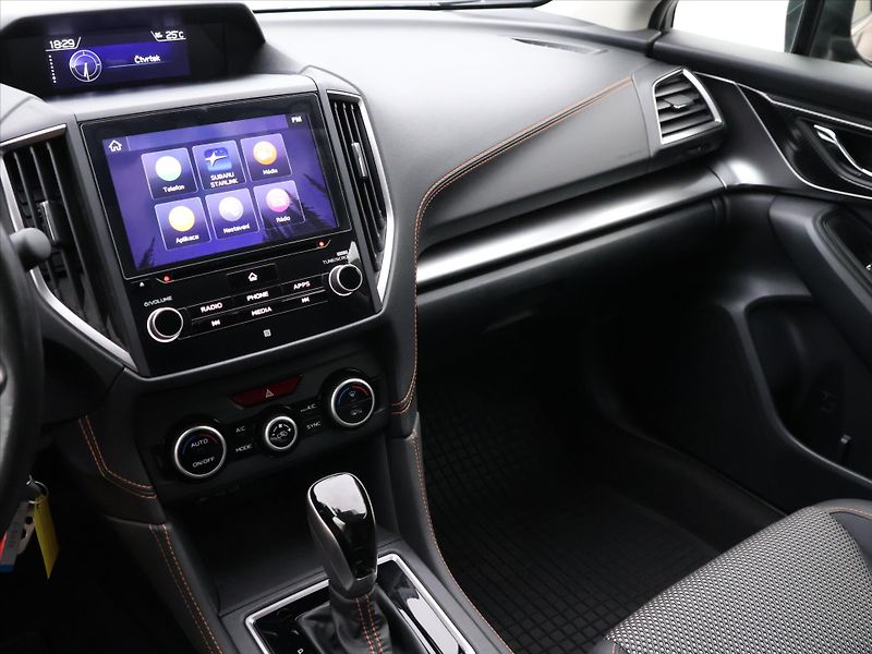 Subaru XV 2,0 e-Boxer 110kW Active Klima - fotka 24 z 38
