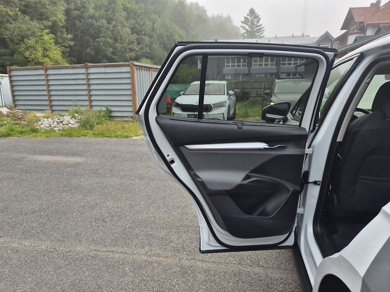 Škoda Enyaq iV 80 LOFT 150kw TZ SOH 97% - fotka 35 z 46