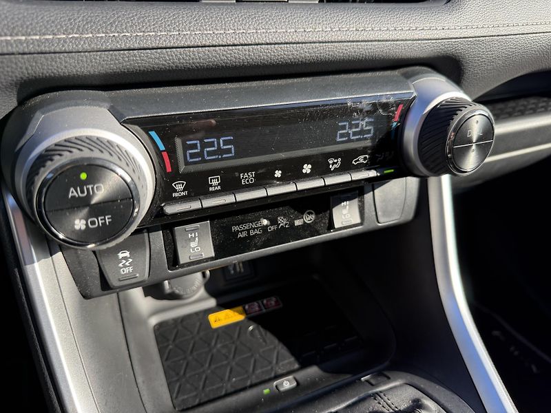Toyota RAV4 2.5 HSD e-CVT Comfort Style - fotka 19 z 22