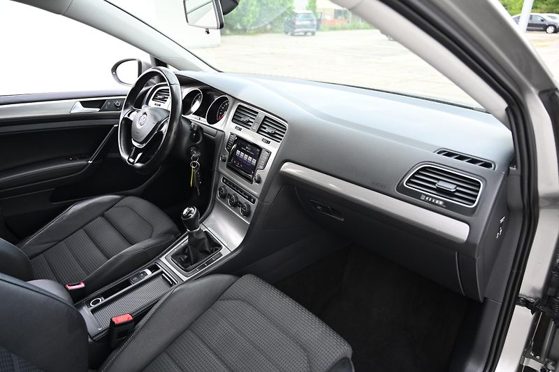 Volkswagen Golf VII 1.2TSI 77KW POHON ŘEMEN  - fotka 25 z 47