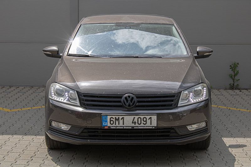 Volkswagen Passat - fotka 2 z 27