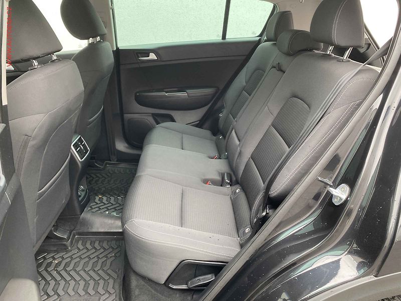 Kia Sportage (2017) 1.6 GDi, Navi, kamera, + kola - fotka 10 z 18