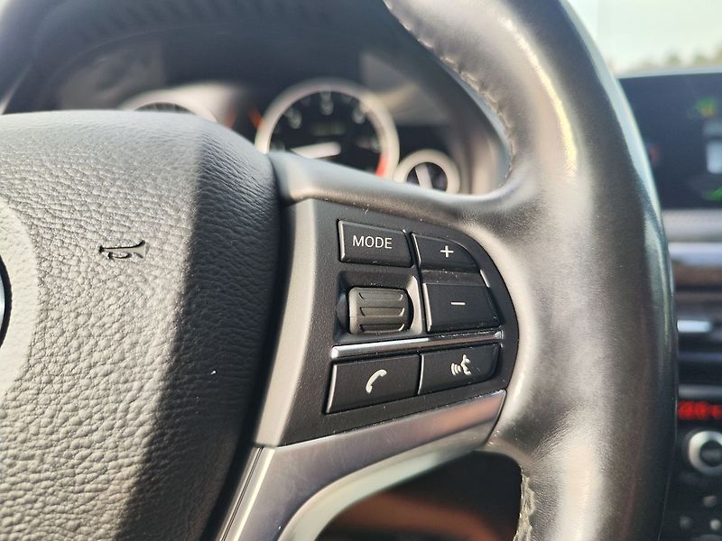 BMW X5 30d/190kW xDrive AT - fotka 31 z 38