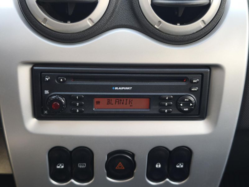 Dacia Sandero 2009 1.4 MPI 55kW - fotka 12 z 26